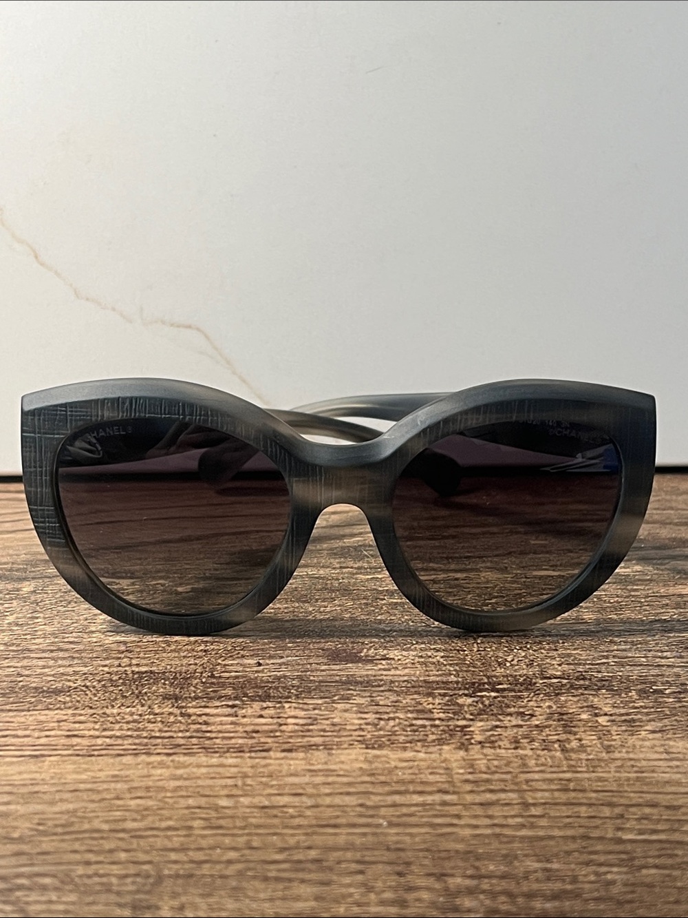 Authentic CHANEL Gray Cat-Eye Sunglasses 5331 c.1536/S6 Wood effect